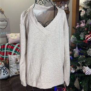 Orvis Light Gray/Cream V-Neck Sweater